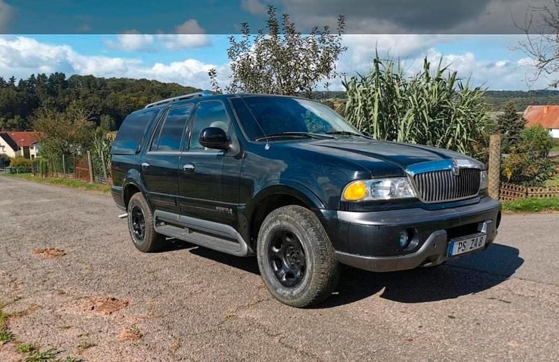 Schwarz Gebraucht 1998 Lincoln Navigator SUV | 2.500 € - Bild 1/4