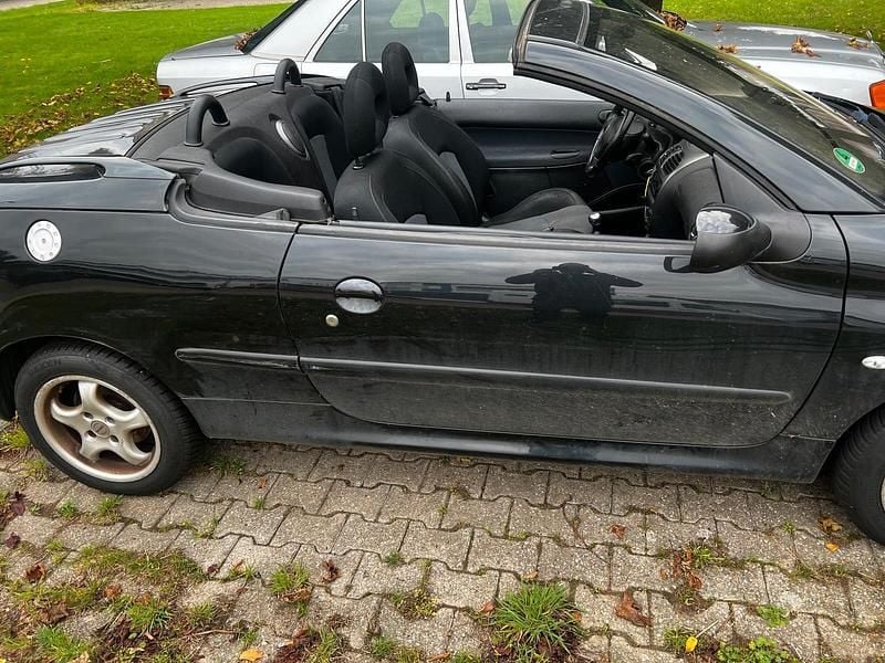 Schwarz Gebraucht 2005 Peugeot 206 CC Cabrio | 600 € (Superpreis) - Bild 1/4