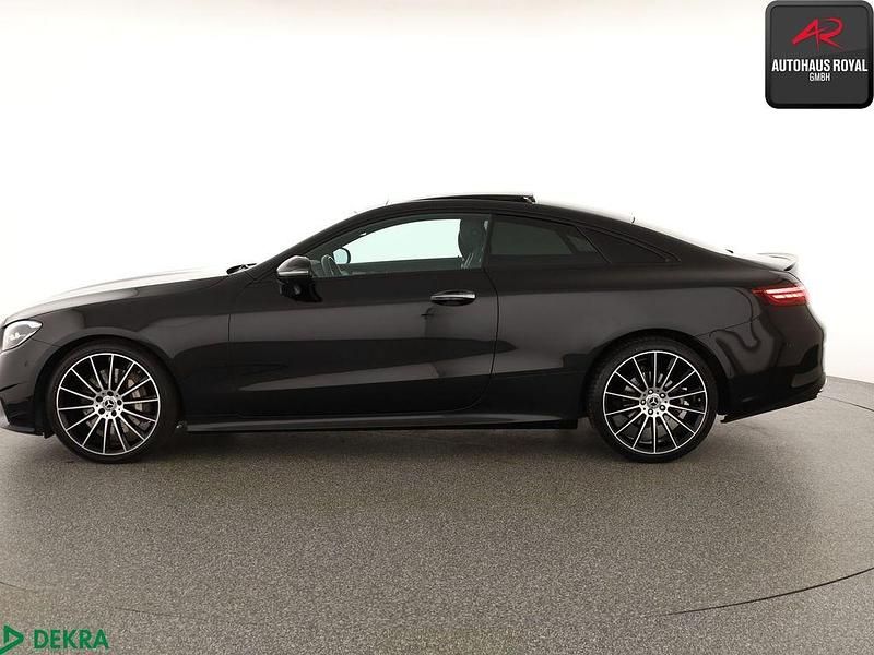 Gebraucht Mercedes E300 AMG 272 PS (200 kW) 2022 Schwarz Coupé
