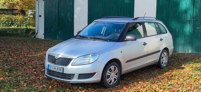 Silber Gebraucht 2013 Skoda Fabia Active Kombi | 3.200 € (Fairer Preis) - Bild 1/4