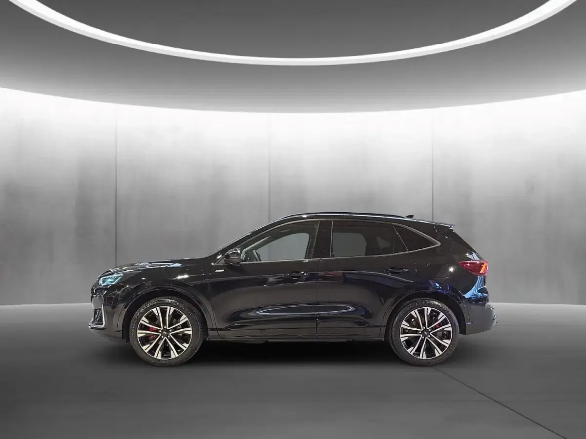 Gebraucht Ford Kuga ST-Line X 242 PS (177 kW) 2025 Obsidianschwarz metallic SUV