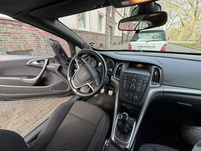 Gebraucht Opel Cascada 120 PS (88 kW) 2014 Schwarz Cabrio