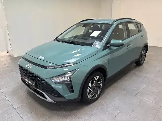 Gebraucht Hyundai Bayon Trend 120 PS (88 kW) 2024 Grün SUV