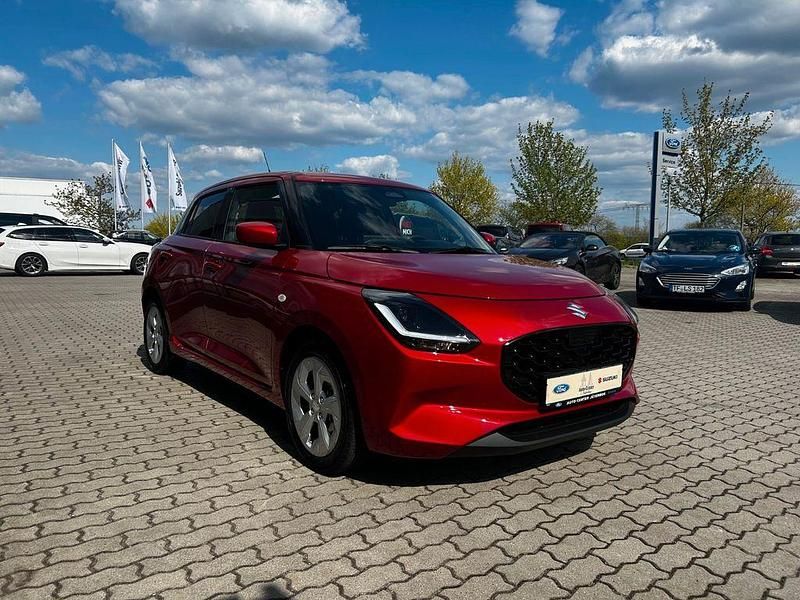 Gebraucht Suzuki Swift Comfort 83 PS (61 kW) 2025 Rot Kleinwagen