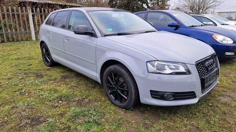 Gebraucht Audi A3 Attraction 102 PS (75 kW) 2009 Grau Kombi