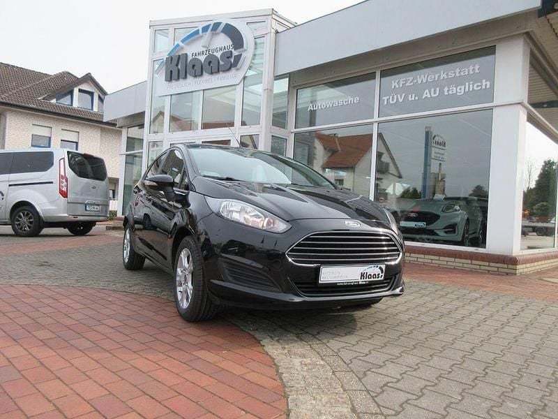 Gebraucht Ford Fiesta Trend 65 PS (47 kW) 2013 Schwarz Kleinwagen