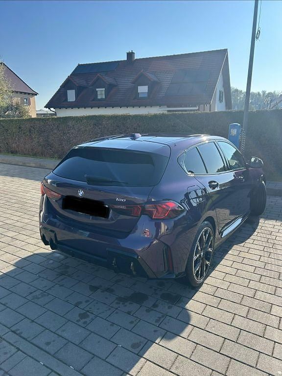 Gebraucht BMW 120 M Sport 170 PS (125 kW) 2024 Violet Kleinwagen