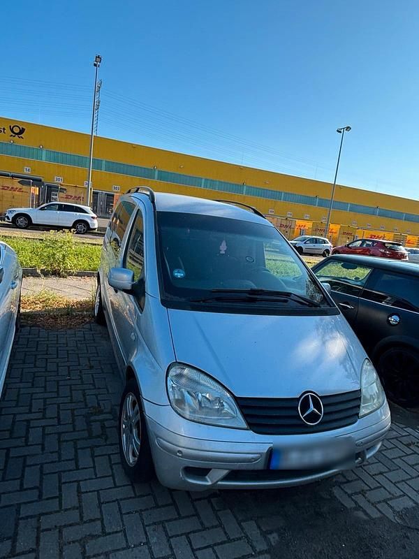 Grau Gebraucht 2005 Mercedes Vaneo Van / Kleinbus | 2.300 € (Fairer Preis) - Bild 1/4
