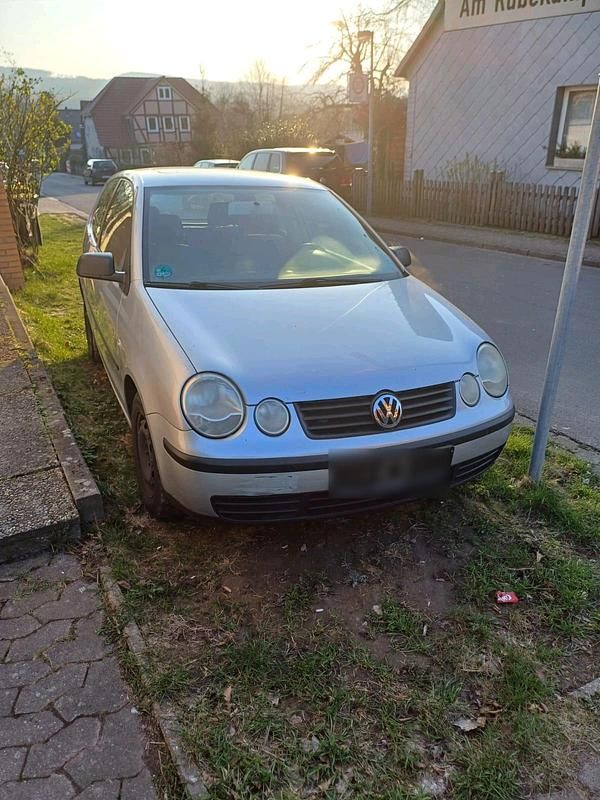 Gebraucht VW Polo 64 PS (47 kW) 2003 Silber Kleinwagen