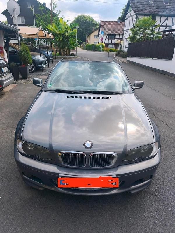Grau Gebraucht 2001 BMW 320 Cabriolet M Sport Cabrio | 10.000 € (Etwas zu teuer) - Bild 1/4