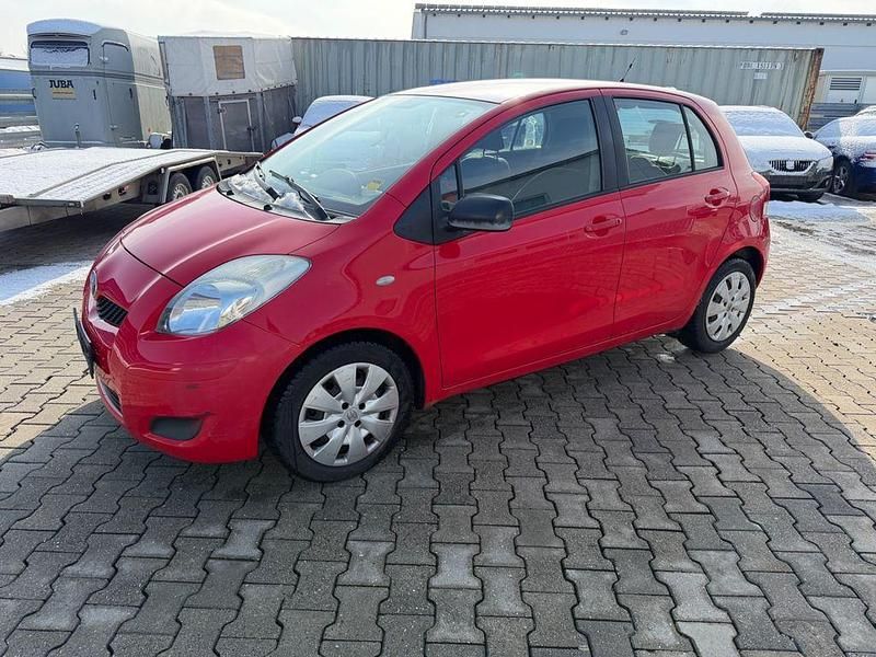 Gebraucht Toyota Yaris Cool 101 PS (74 kW) 2009 Rot Kleinwagen