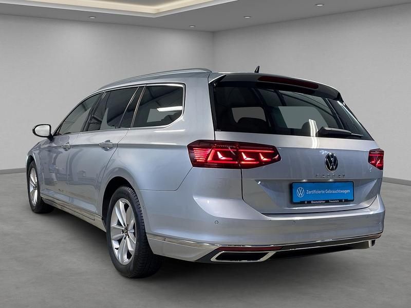 Gebraucht VW Passat Elegance 150 PS (110 kW) 2024 Silber Kombi