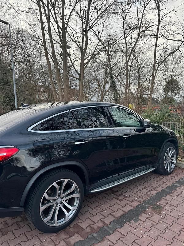Gebraucht Mercedes GLE400 333 PS (244 kW) 2016 Schwarz Coupé