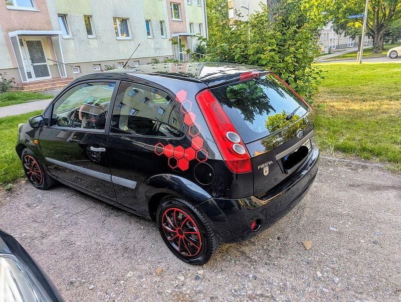 Schwarz Gebraucht 2007 Ford Fiesta Style Kleinwagen | 1.500 € (Fairer Preis) - Bild 1/3