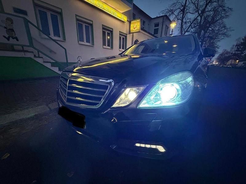 Schwarz Gebraucht 2009 Mercedes E250 Avantgarde Limousine | 10.000 € (Fairer Preis) - Bild 1/4