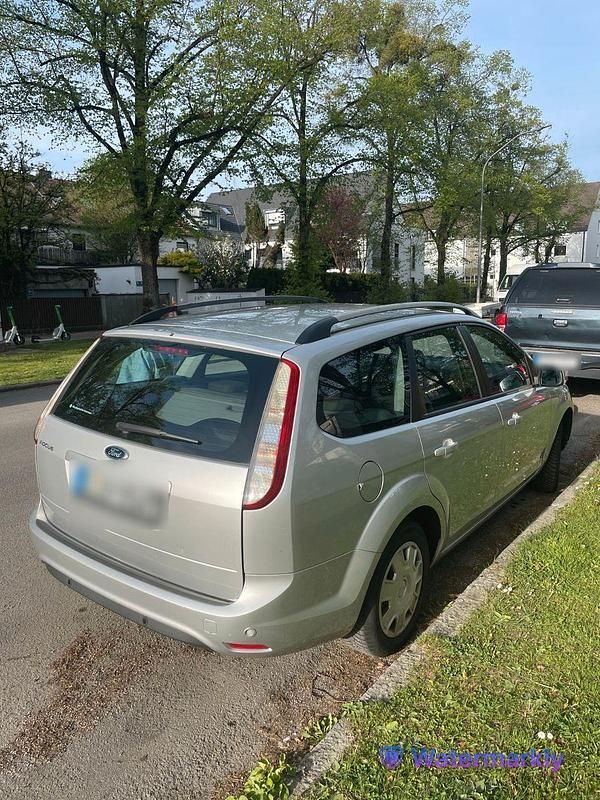 Second-hand Ford Focus Titanium 101 CP (74 kW) 2010 Argintiu Break