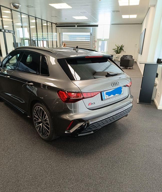 Gebraucht Audi A3 S-Line 150 PS (110 kW) 2024 Grau Limousine