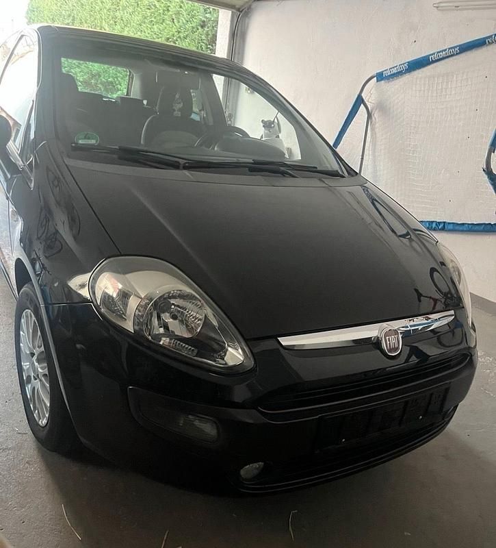 Schwarz Gebraucht 2010 Fiat Punto Evo Kleinwagen | 2.650 € (Fairer Preis) - Bild 1/4