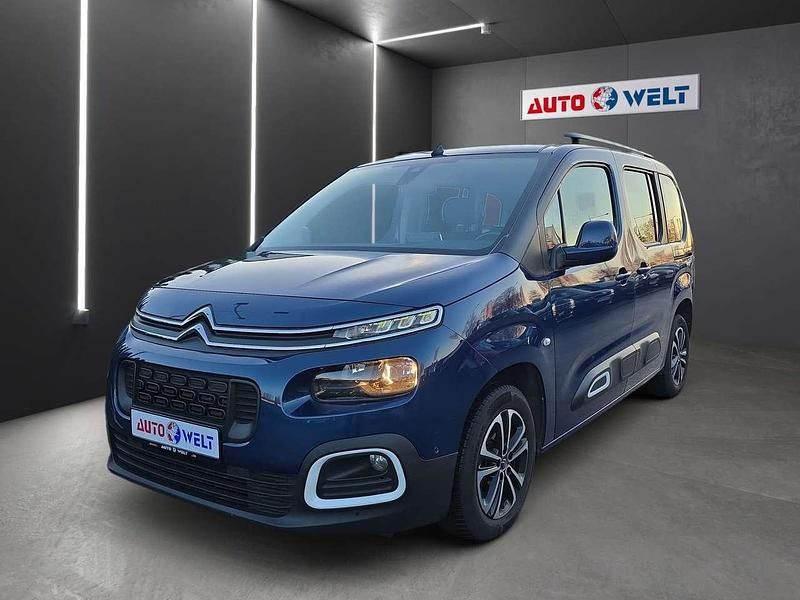 Blau Gebraucht 2019 Citroën Berlingo Feel Van / Kleinbus | 14.490 € (Superpreis) - Bild 1/4