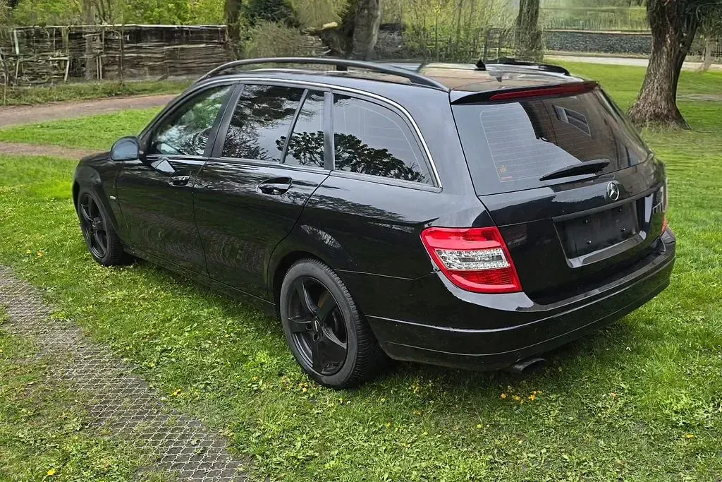 Gebraucht Mercedes C220 170 PS (125 kW) 2011 Schwarz Limousine