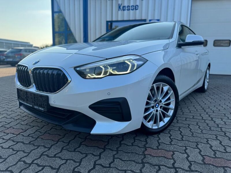 Weiß Gebraucht 2023 BMW 218 Limousine | 24.999 € (Guter Preis) - Bild 1/4