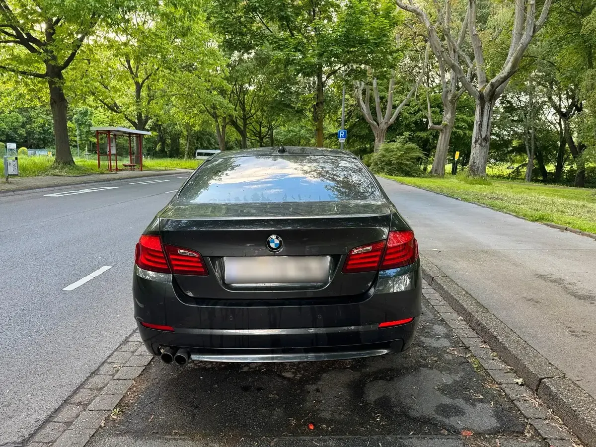 Käytetty BMW 523 204 HP (150 kW) 2011 Harmaa Sedan