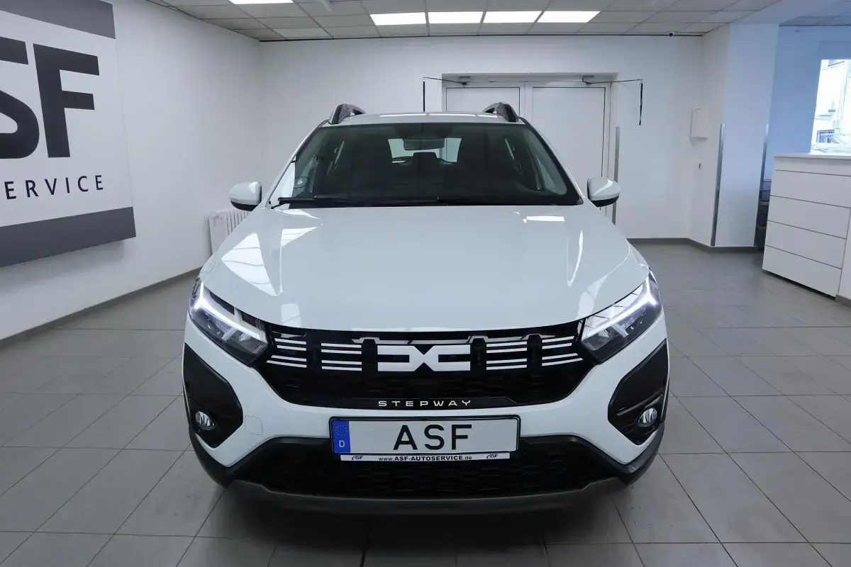 Gebraucht Dacia Sandero Expression 91 PS (66 kW) 2025 Gletscherweiss Limousine