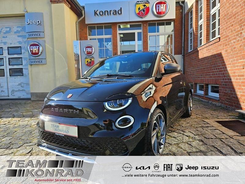 Schwarz Neu 2025 Abarth 500e Turismo Kleinwagen | 42.450 € (Teuer) - Bild 1/4