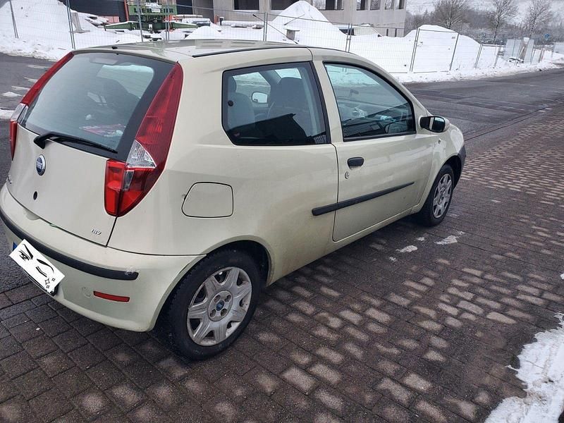 Gebraucht Fiat Punto 68 PS (50 kW) 2005 Grün Kleinwagen
