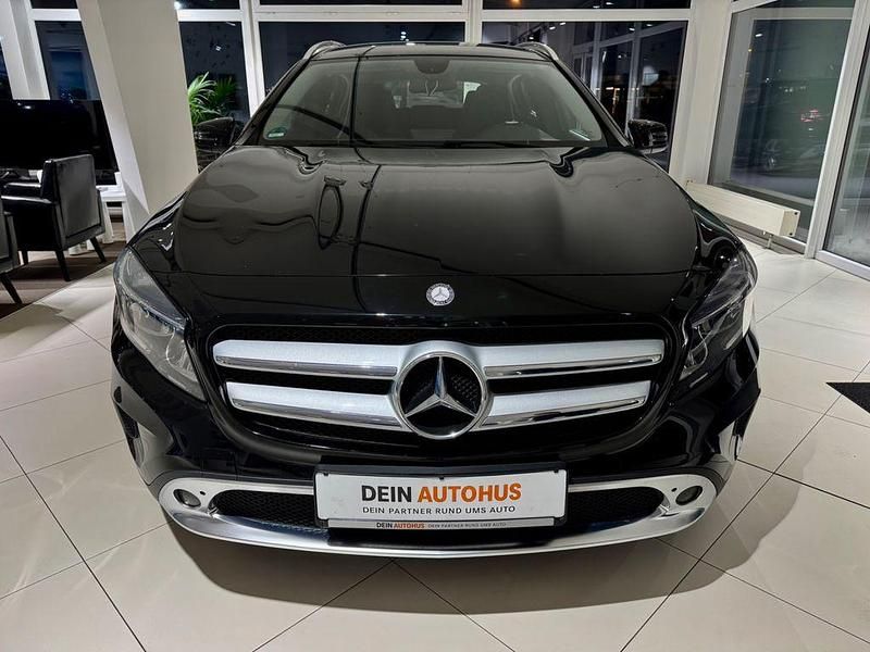 Gebraucht Mercedes GLA200 136 PS (100 kW) 2015 Schwarz SUV
