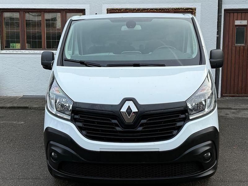 Gebraucht Renault Trafic Komfort 120 PS (88 kW) 2018 Weiß Van / Kleinbus