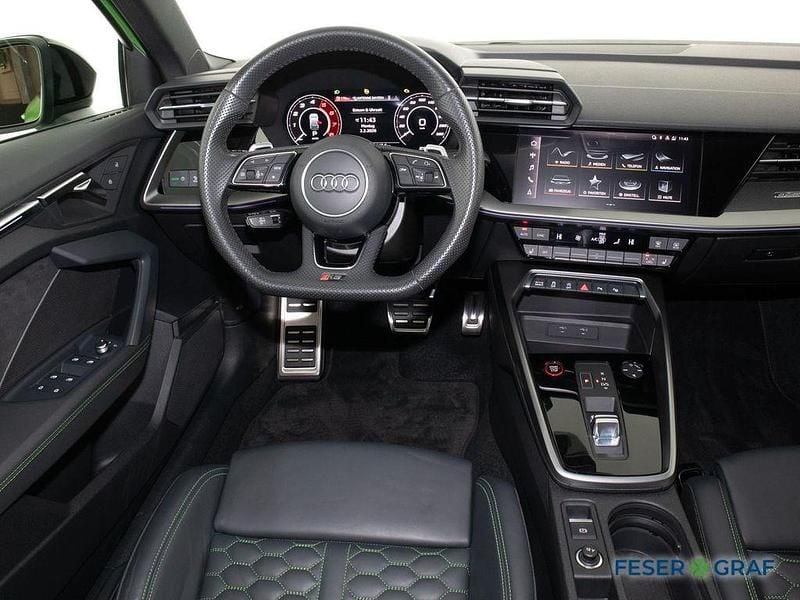 Gebraucht Audi RS3 Ambiente 400 PS (294 kW) 2023 Kyalamigrün Limousine