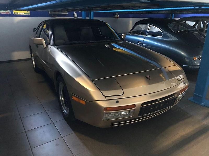 Beige Gebraucht 1986 Porsche 944 Turbo Coupé | 22.000 € - Bild 1/4