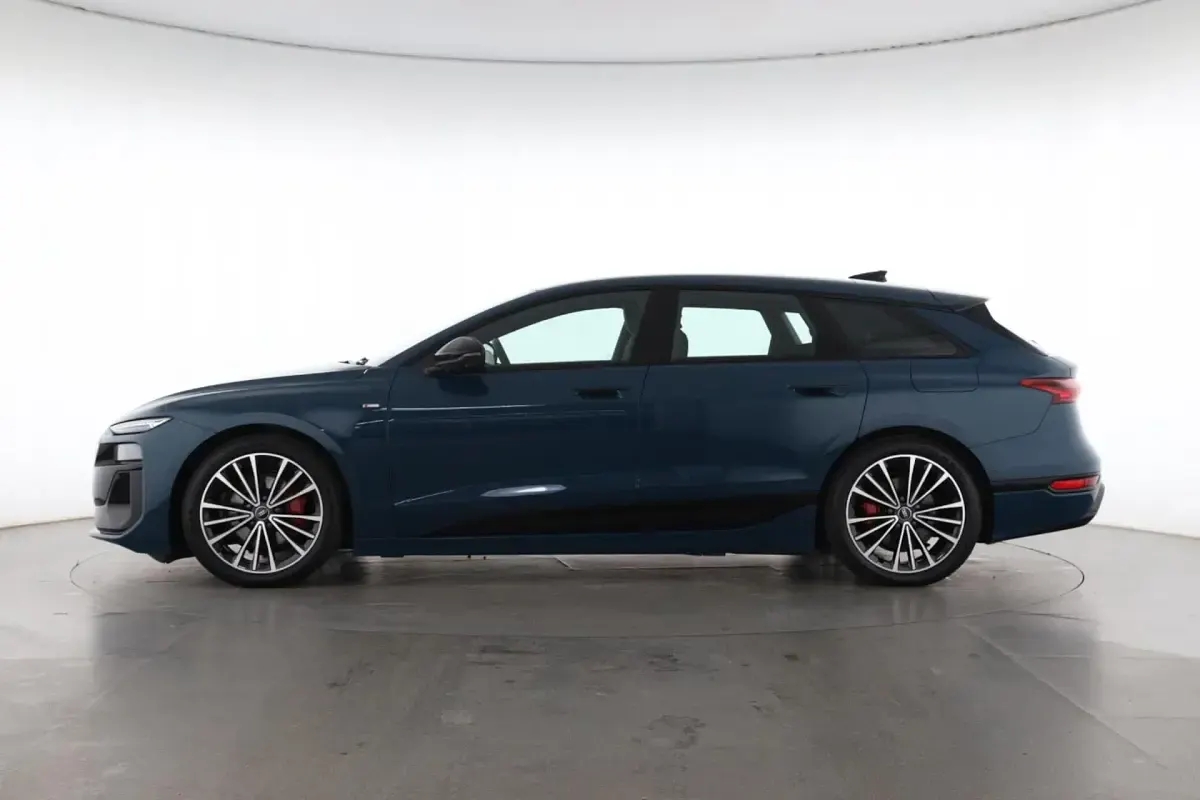 Gebraucht Audi A6 e-tron S-Line 210 kW (286 PS) 2025 Malpeloblau metallic Kombi