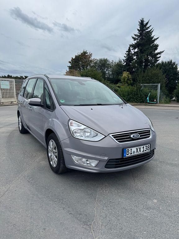 Gebraucht Ford Galaxy Trend 140 PS (102 kW) 2011 Grau Van / Kleinbus