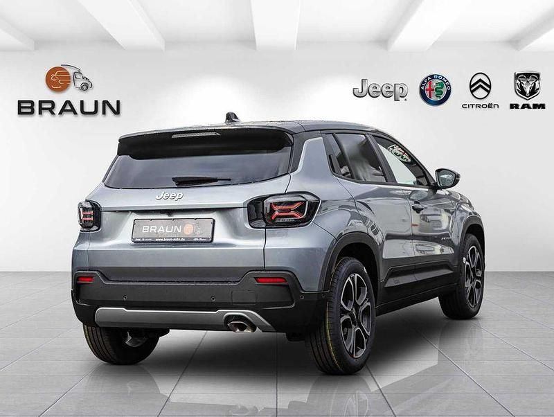 Neu Jeep Avenger Summit 110 PS (80 kW) 2025 Grau SUV