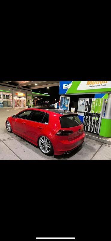 Gebraucht VW Golf VII 300 PS (220 kW) 2016 Rot Limousine