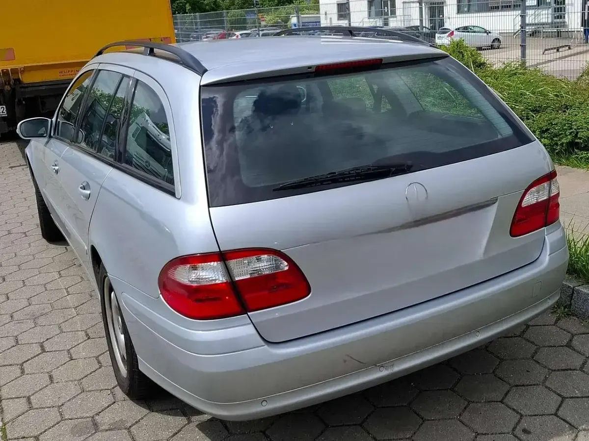Gebraucht Mercedes E220 Classic 150 PS (110 kW) 2006 Grau Kombi