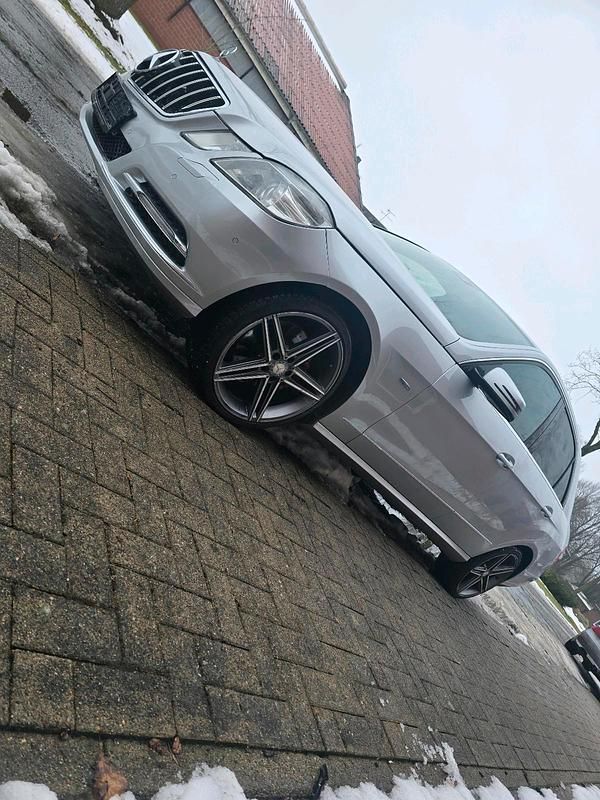 Gebraucht Mercedes E300 231 PS (169 kW) 2011 Silber Limousine