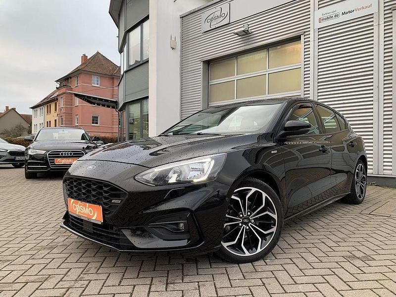 Schwarz Gebraucht 2019 Ford Focus ST-Line Limousine | 18.740 € (Etwas zu teuer) - Bild 1/4