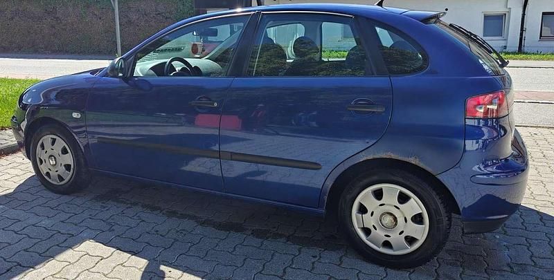 Blau Gebraucht 2003 Seat Ibiza Limousine | 500 € (Superpreis) - Bild 1/4