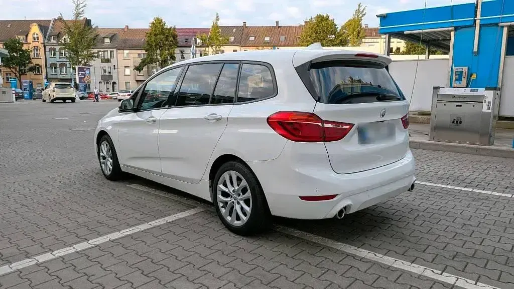 Gebraucht BMW 218 150 PS (110 kW) 2020 Weiß Kombi