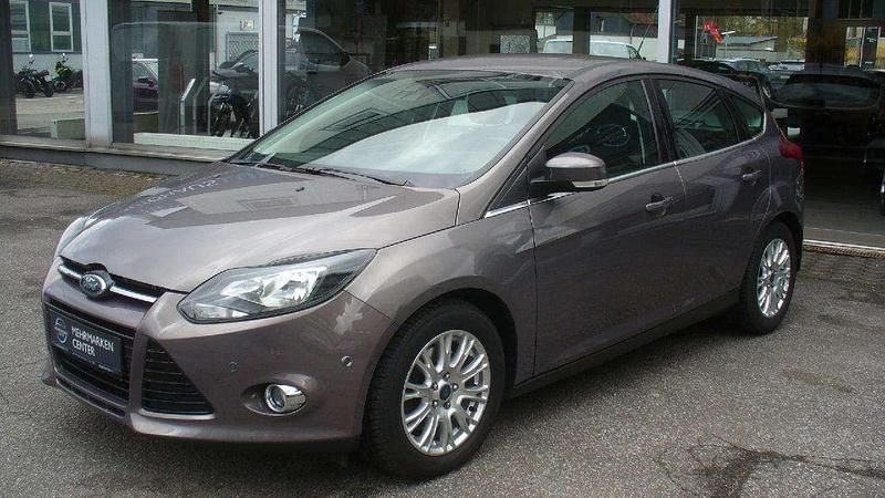 Gebraucht Ford Focus Titanium 150 PS (110 kW) 2011 Brisbane braun (met.) Limousine