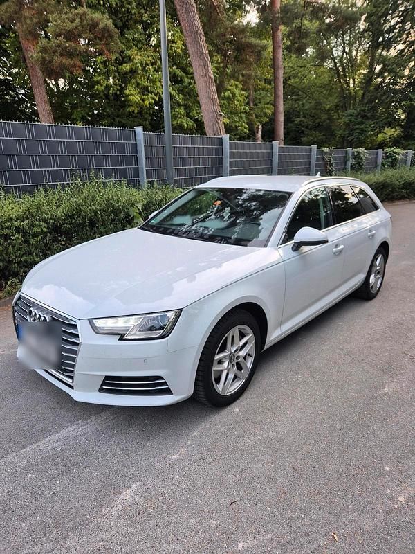Weiß Gebraucht 2017 Audi A4 Kombi | 15.100 € (Fairer Preis) - Bild 1/4