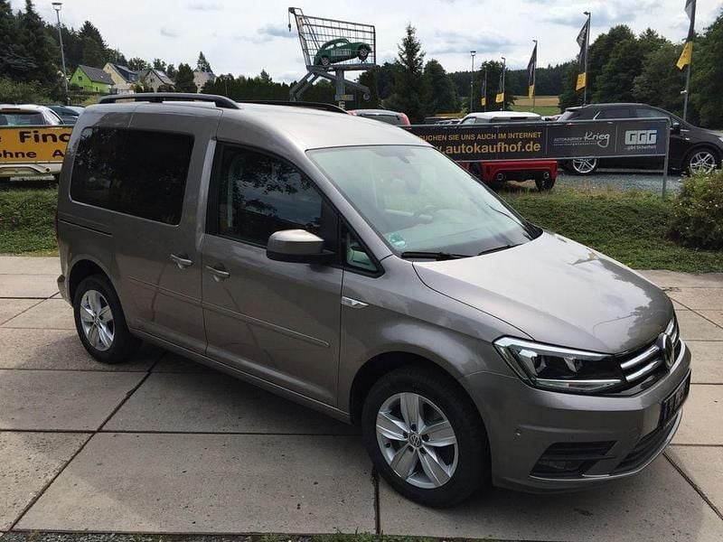 Beige Gebraucht 2018 VW Caddy Comfortline Van / Kleinbus | 21.990 € (Teuer) - Bild 1/4