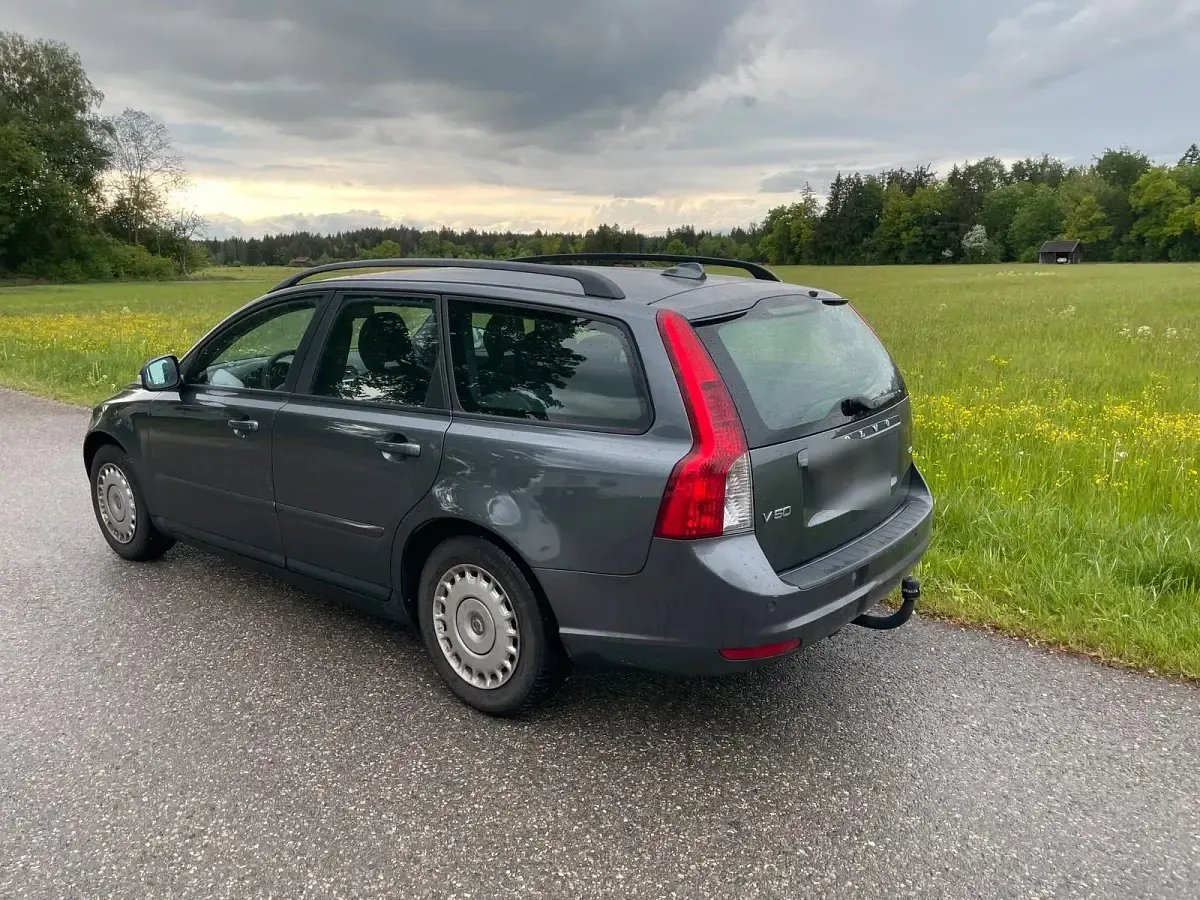 Gebraucht Volvo V50 145 PS (106 kW) 2010 Grau Kombi