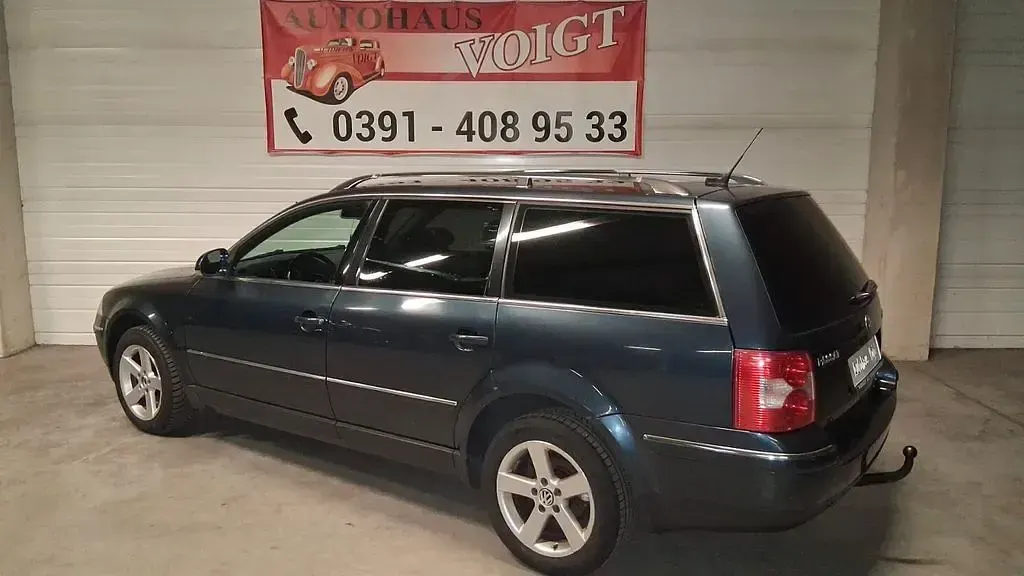 Gebraucht VW Passat Highline 163 PS (119 kW) 2004 Dunkelblau Kombi