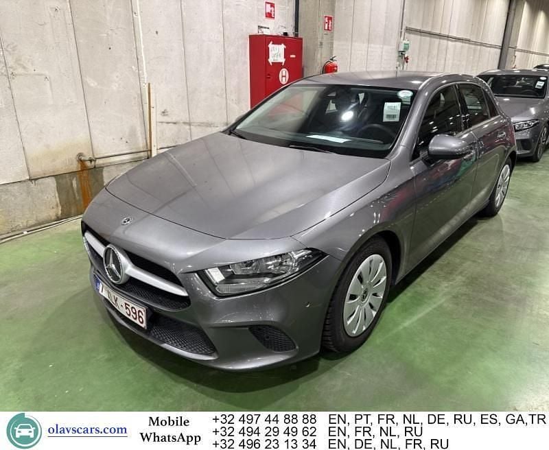 Grau Gebraucht 2020 Mercedes A160 Limousine | 15.609 € (Guter Preis) - Bild 1/4
