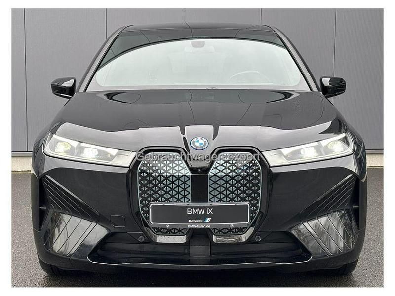 Gebraucht BMW iX Sport Line 239 kW (326 PS) 2022 Saphirschwarz (metallic) SUV