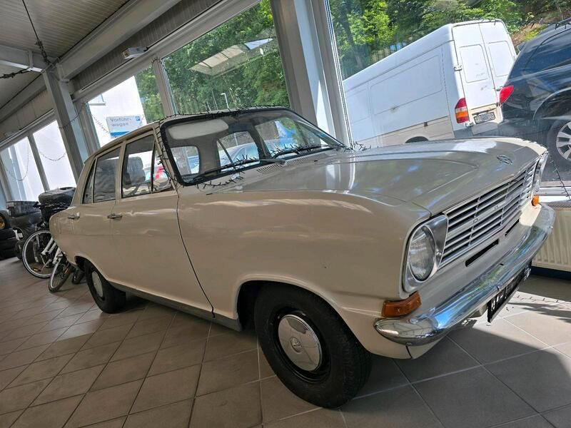 Beige Gebraucht 1970 Opel Kadett Limousine | 5.900 € - Bild 1/4